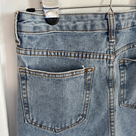 SHEIN Denim Jean Blue Wash Minimalist Bermuda Daily Shorts Size Small - Picture 7 of 12